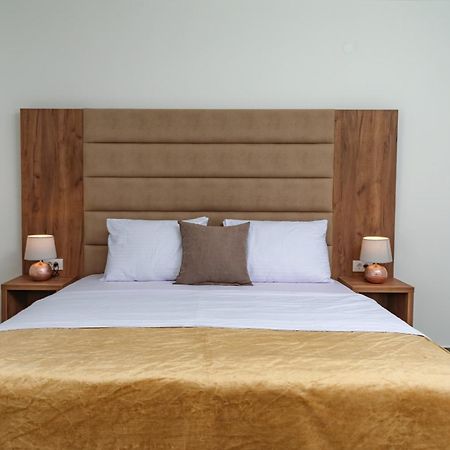 Mika'S Seaview Apartments Bar Luaran gambar