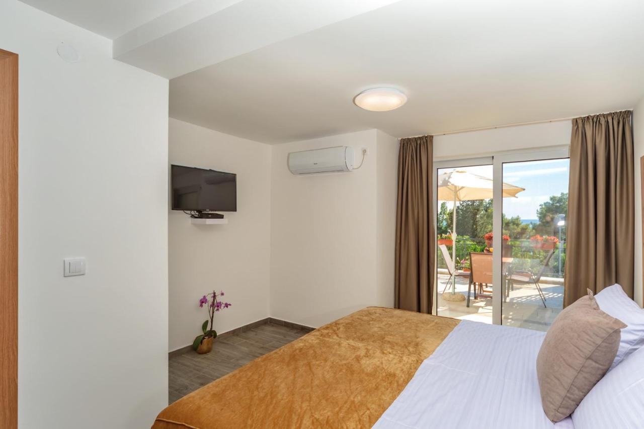 Mika'S Seaview Apartments Bar Luaran gambar